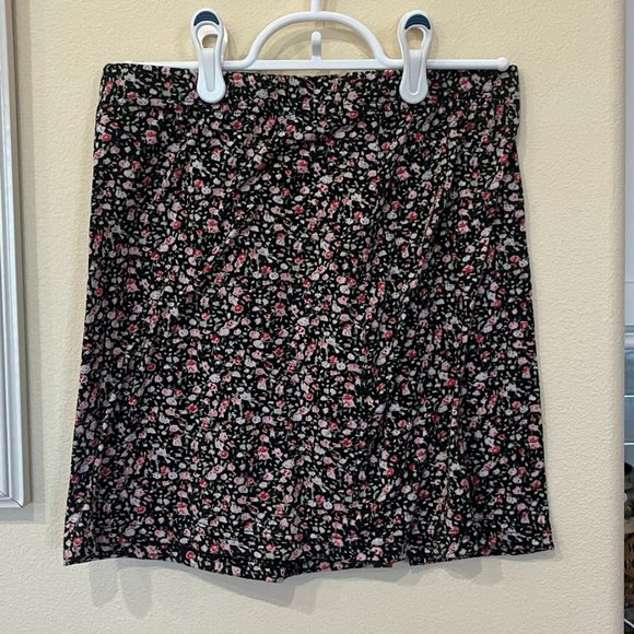 Shein Floral Mini Skirt - Picture 2 of 2
